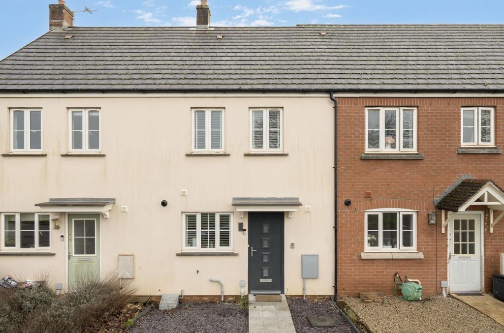 Property photo 1 of 11 1410306-1-698F010...