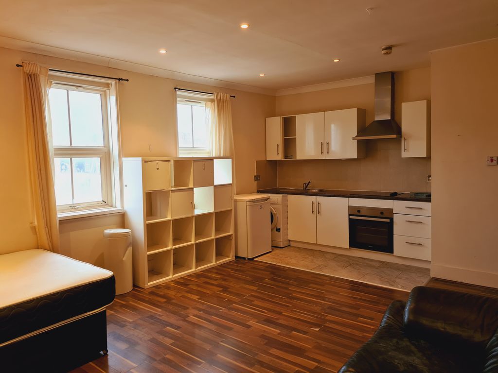 Property photo 2 of 6