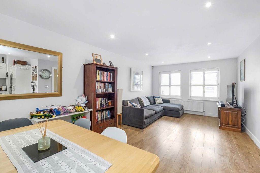 Property photo 3 of 15
