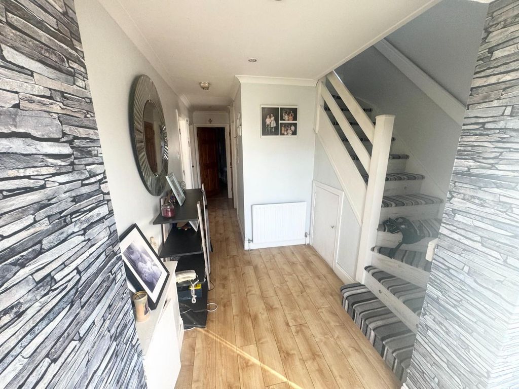 Property photo 3 of 12 Hallway