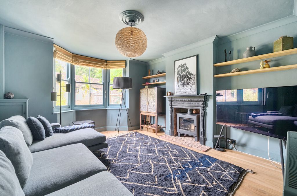 Property photo 2 of 15 1358120-27-68d68d...