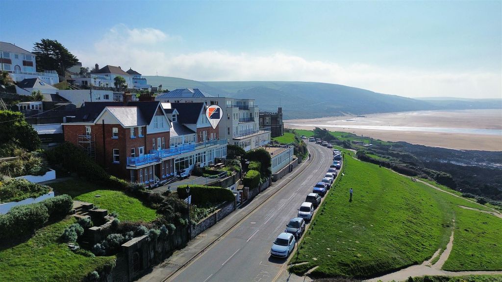 Property photo 2 of 15 Front View