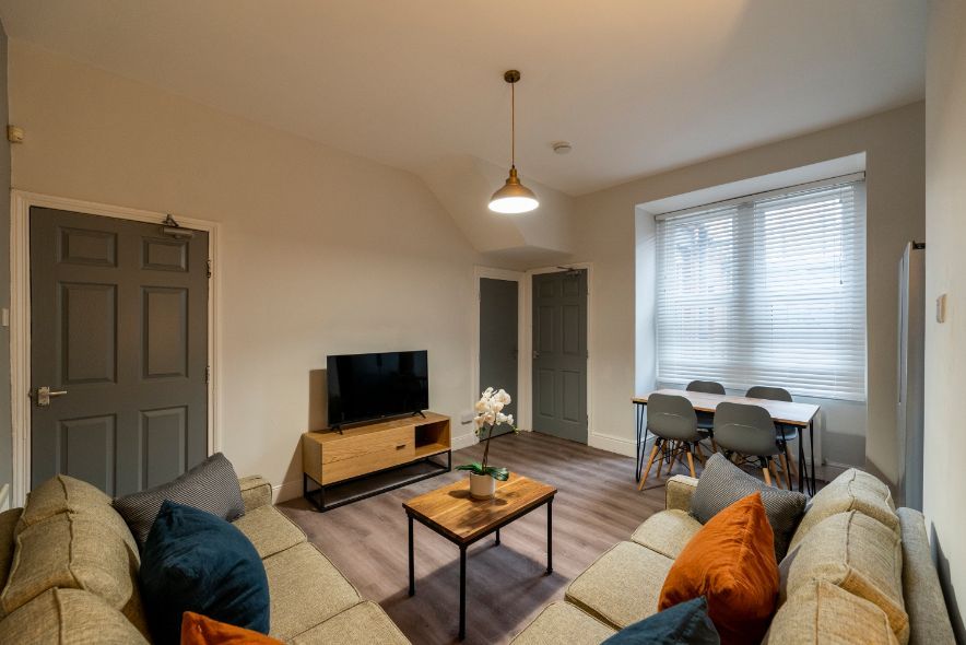 Property photo 1 of 18 29Sr - Living Area