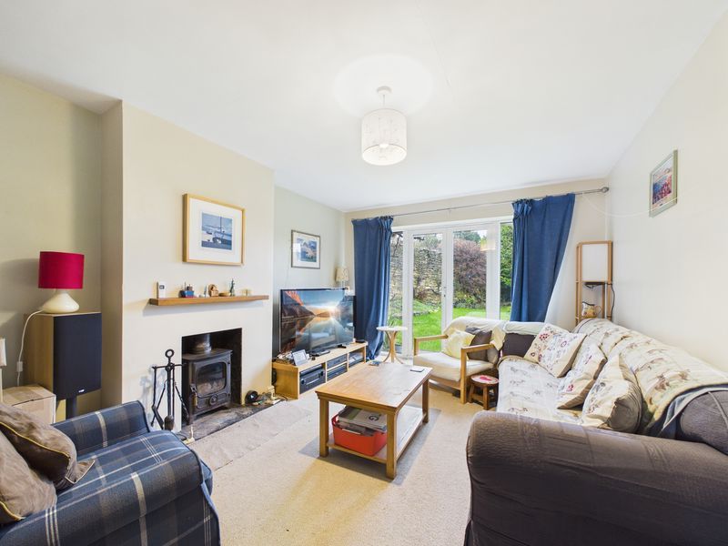 Property photo 2 of 11 Lounge