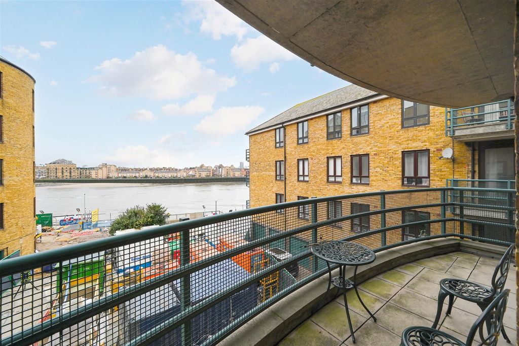 Property photo 3 of 13 Duke-Shore-Wharf (4).Jpg