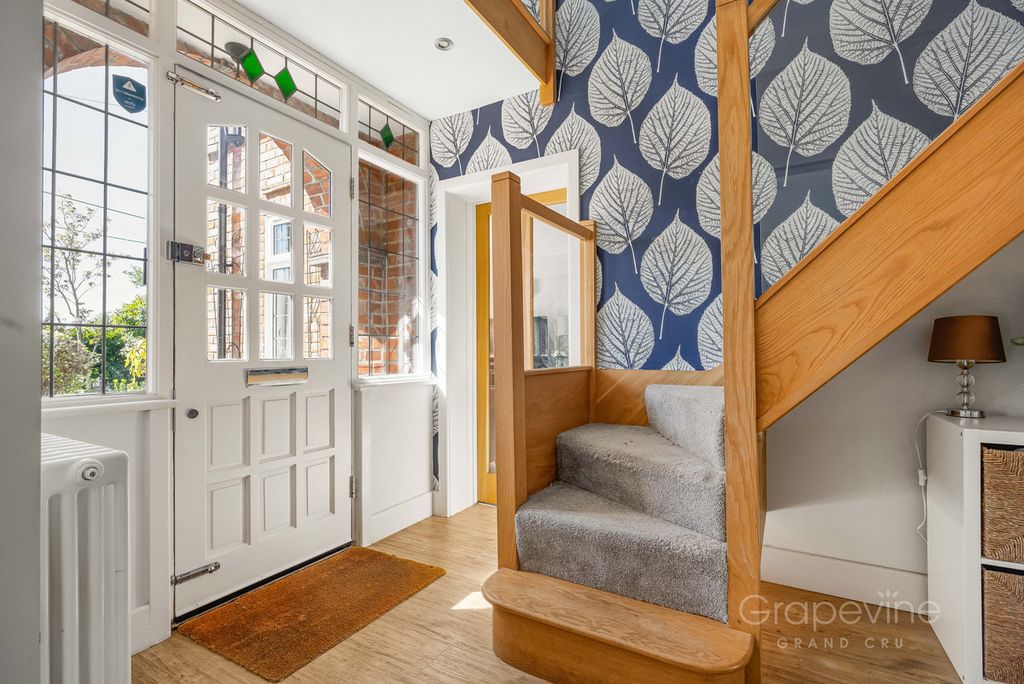 Property photo 3 of 37