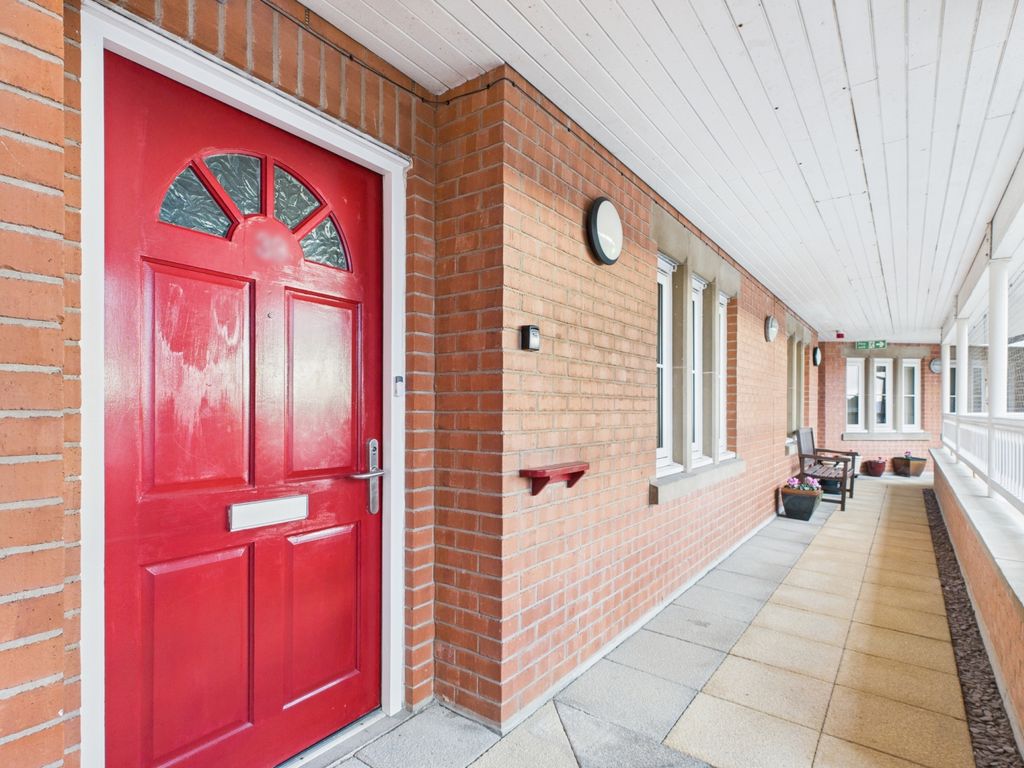 Property photo 2 of 18 Cam02386G0-Pr0153-Still024