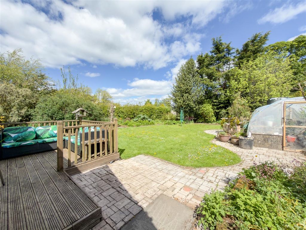 Property photo 2 of 29 Garden