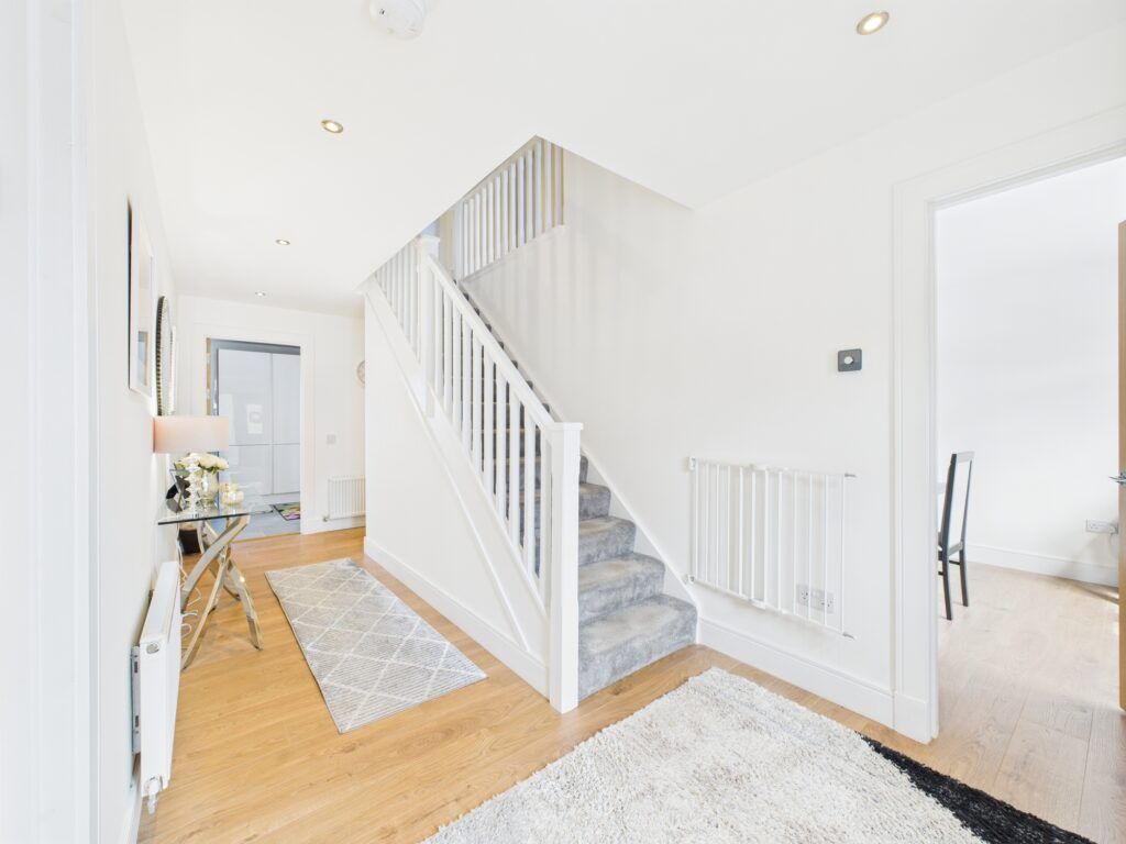 Property photo 2 of 35