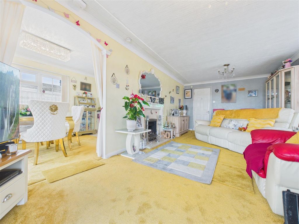 Property photo 2 of 20 Cam02453G0-Pr0193-Still012.Jpg