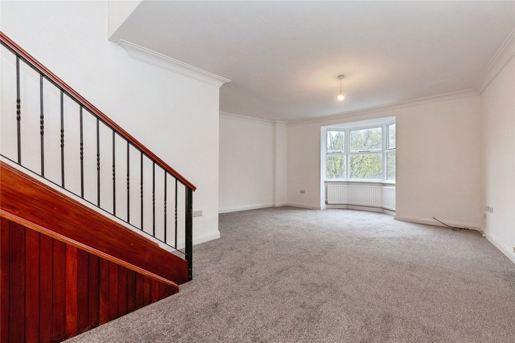 Property photo 2 of 24 Picture No. 28