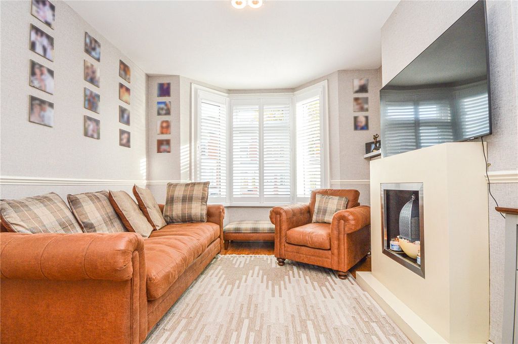 Property photo 3 of 14 Living Room