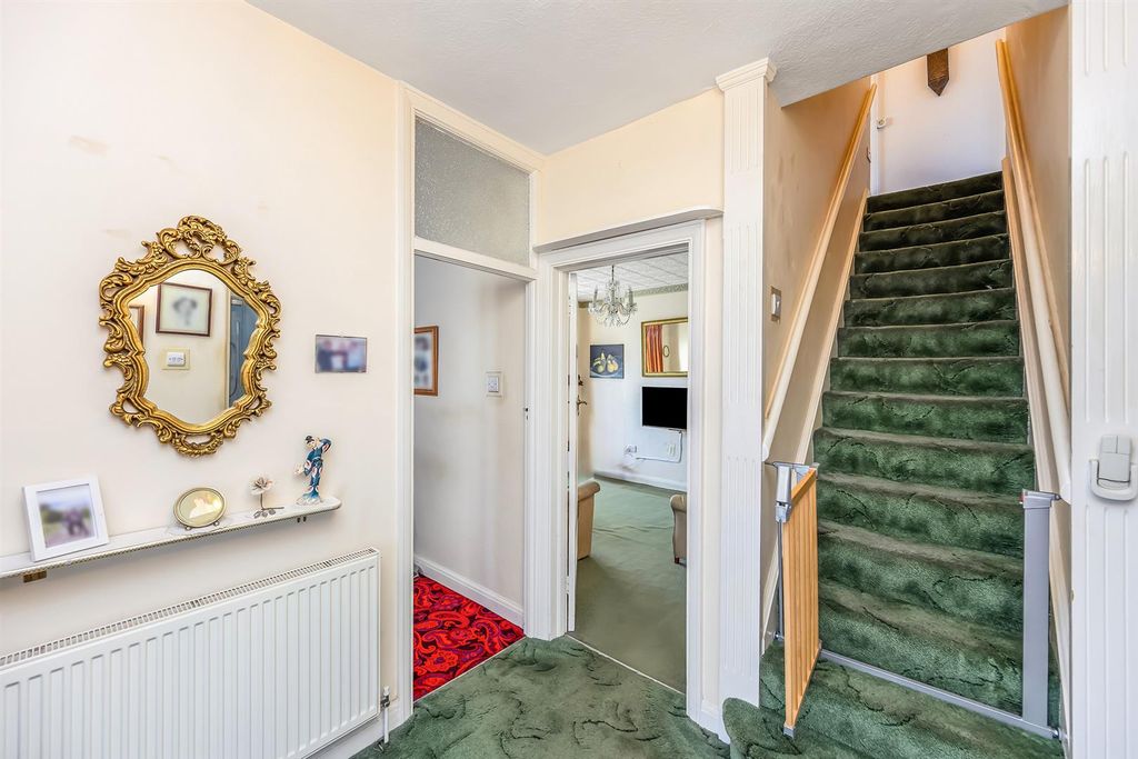 Property photo 2 of 22