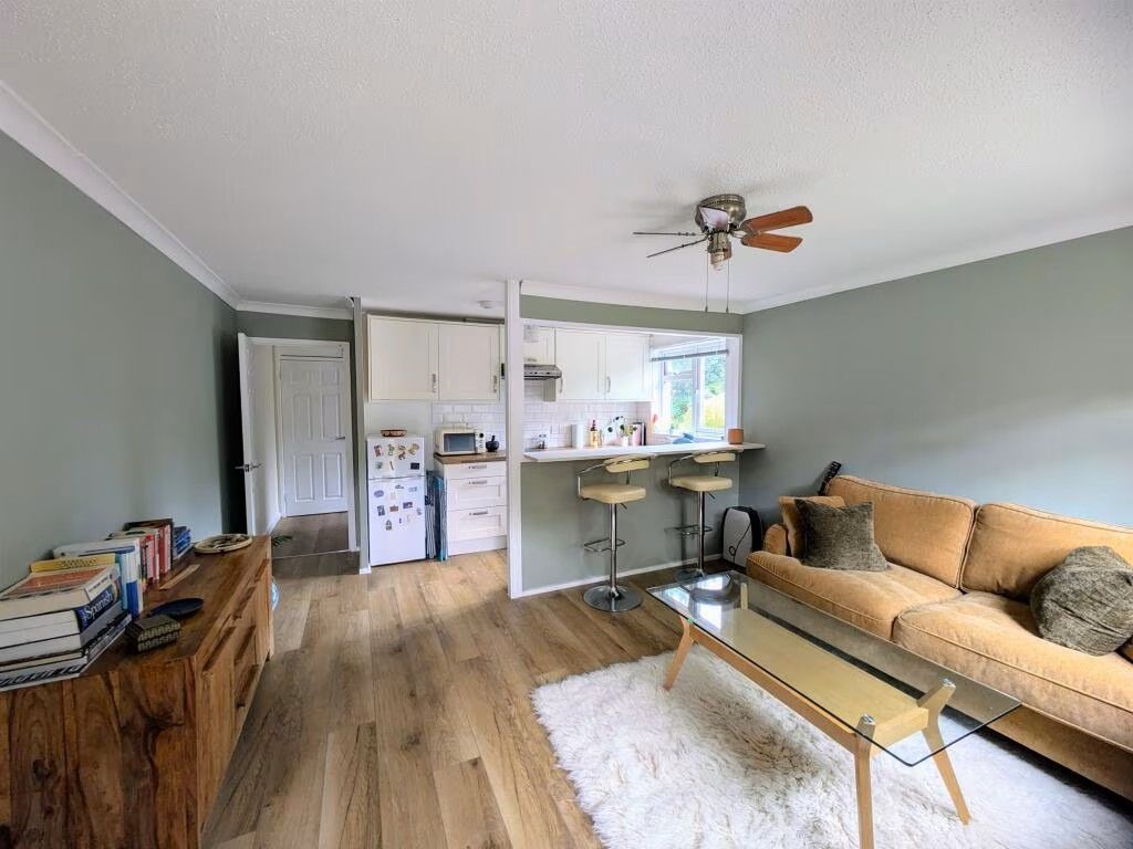 Property photo 2 of 8