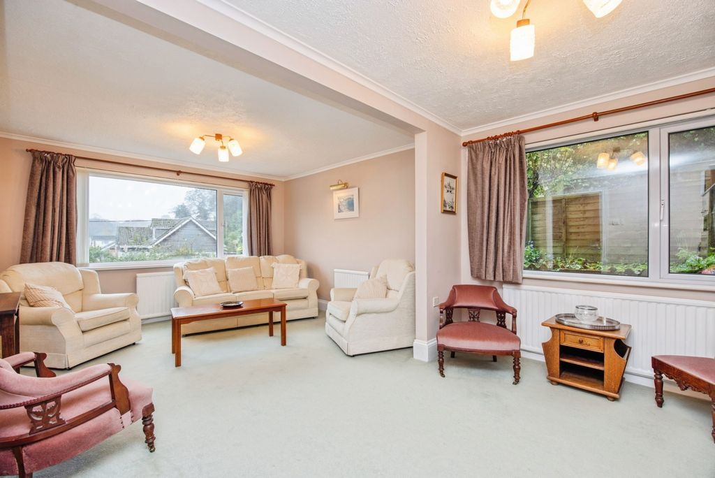 Property photo 2 of 17 Photo