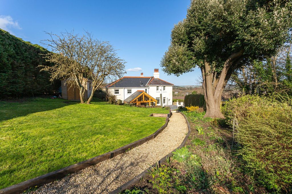 Property photo 1 of 51