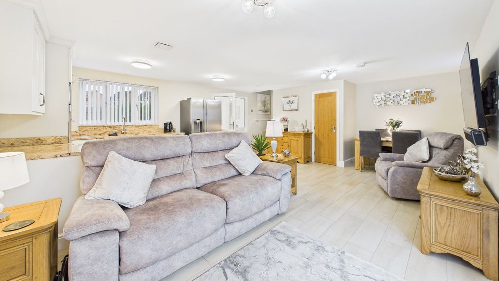 Property photo 3 of 20 48359211