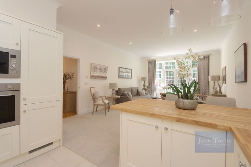 Additional image 7 of 2 bed flat to rentThe Canopy, Lambourne Road, Chigwell IG7