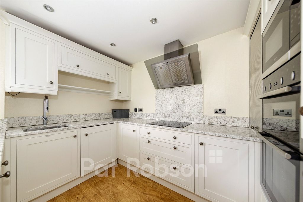 Property photo 3 of 20 Picture 3