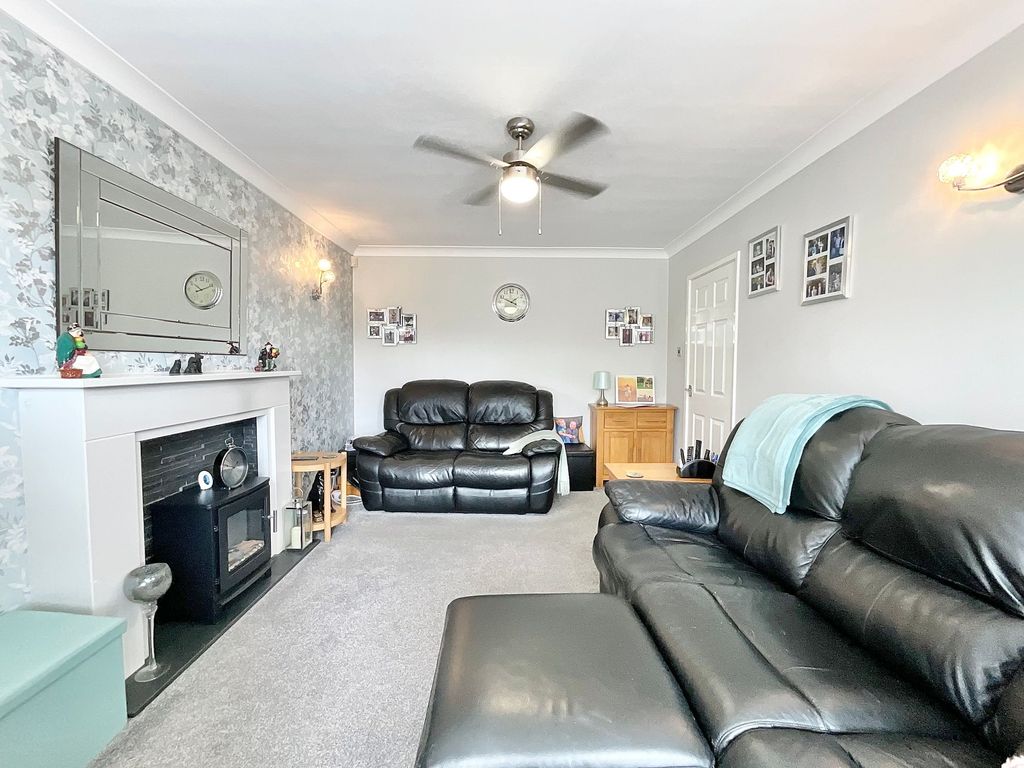 Property photo 3 of 30