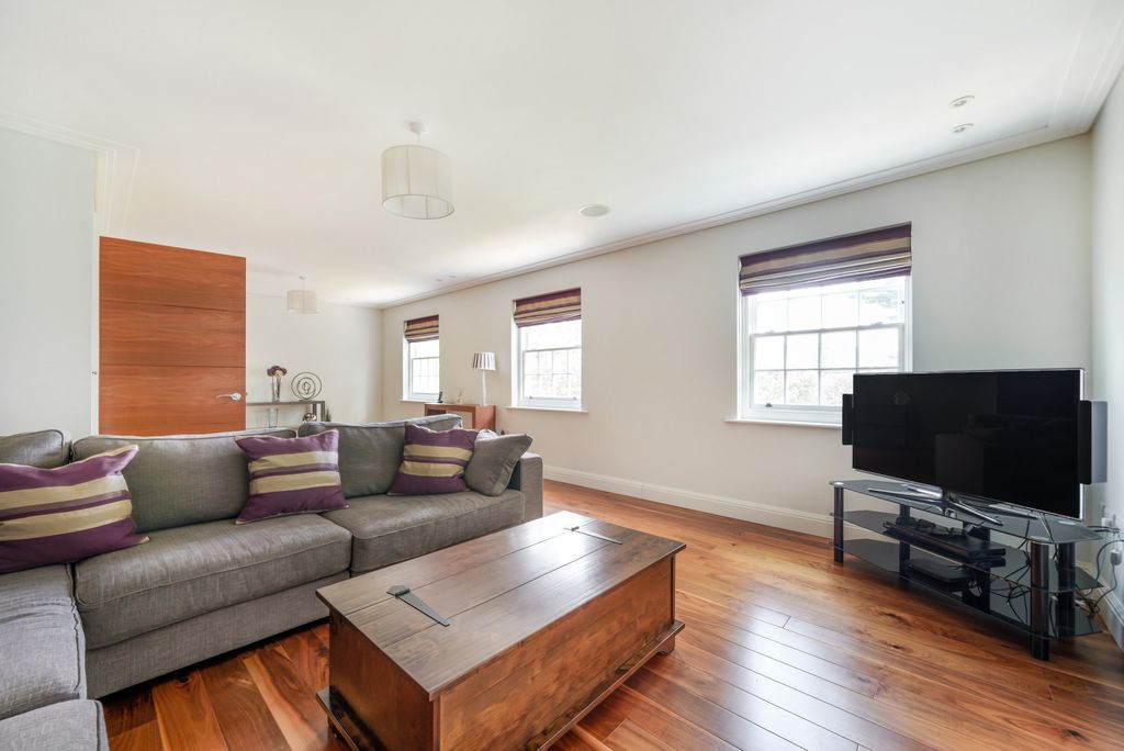 Property photo 2 of 23 981693 (12).Jpg