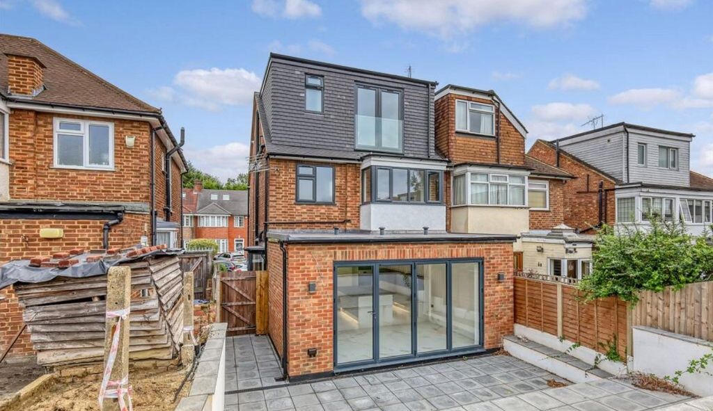 Property photo 3 of 10