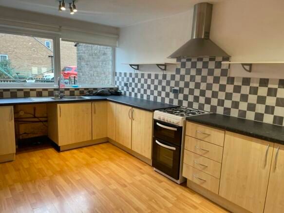 Property photo 2 of 8 Kitchen