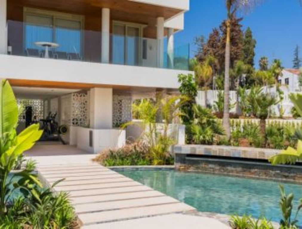 Property photo 2 of 26