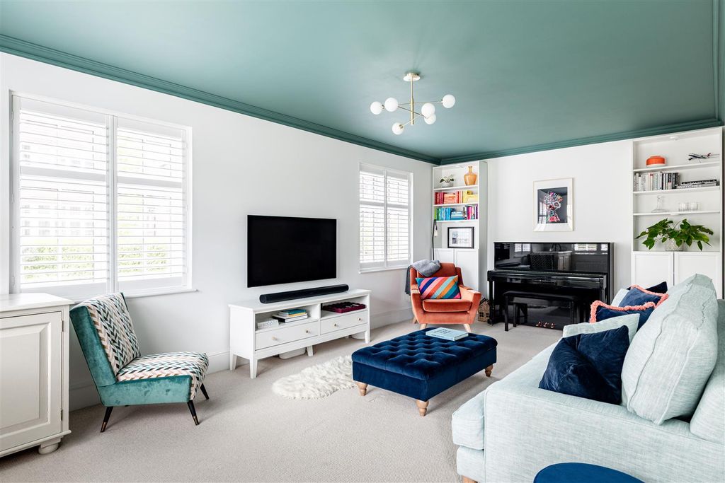 Property photo 2 of 20 35 Aster Way-13.Jpg