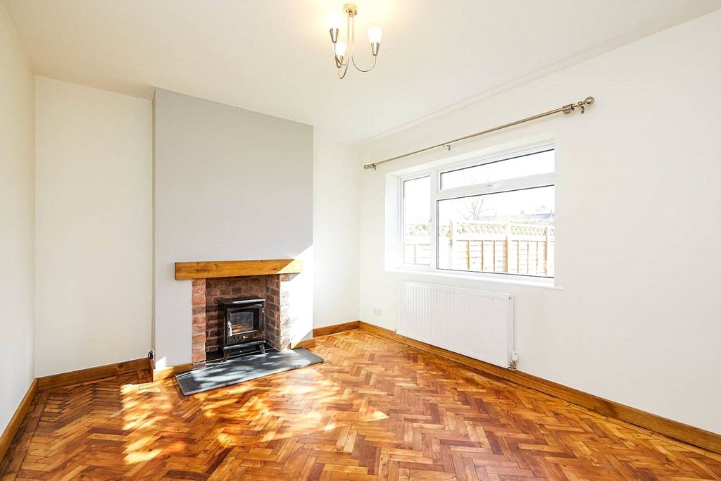 Property photo 2 of 8 Lounge