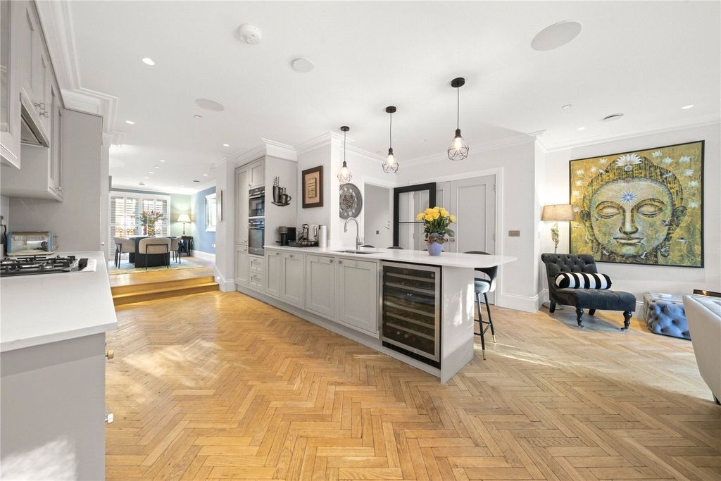 Property photo 1 of 19 Kitchen