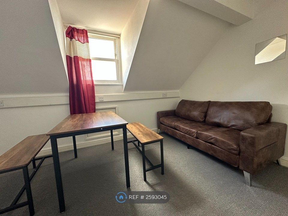 Property photo 2 of 10 Living Room