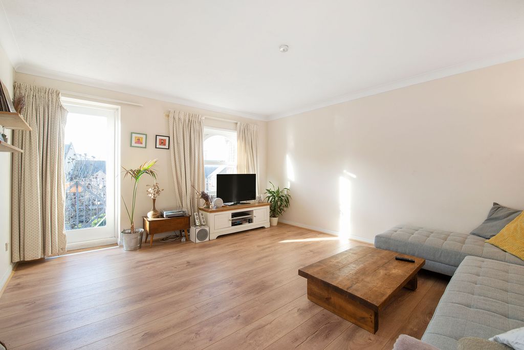 Property photo 3 of 15