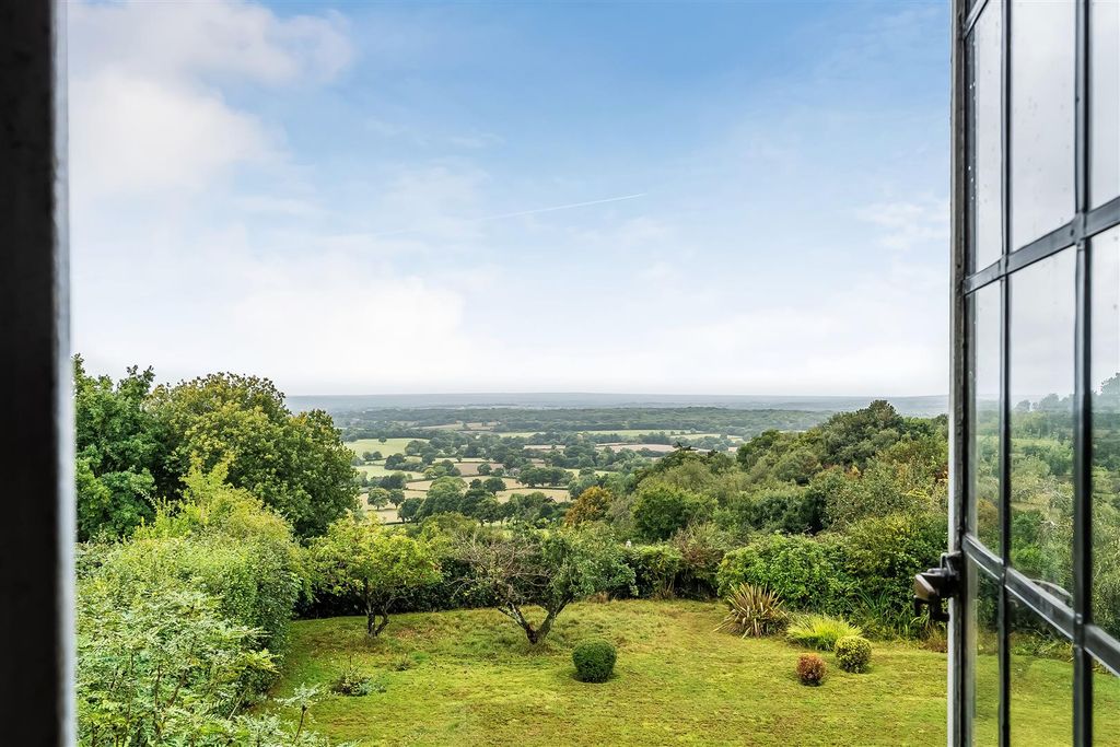 Property photo 2 of 40 Vicars-Haw-10.Jpg