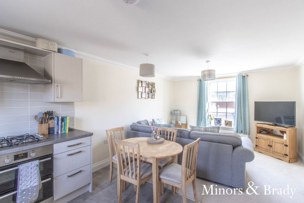 Property photo 3 of 8