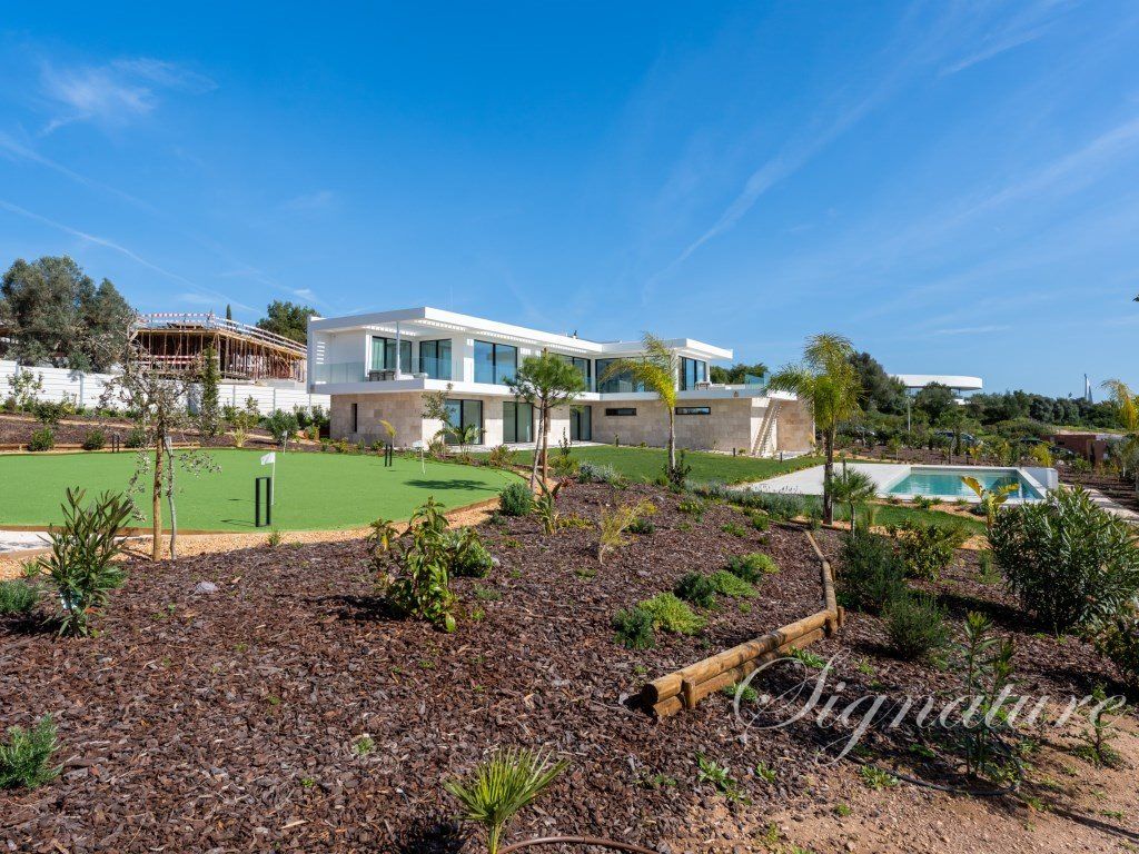 Property photo 1 of 60 4 Bedroom Contemporary Villa With Golf And Ocean Views On Palmares Golf Course Lagos Algarve