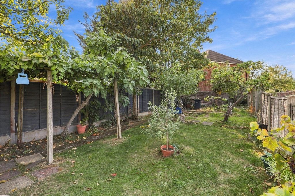 Property photo 3 of 19 Picture No. 30