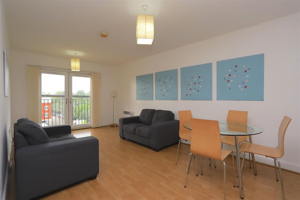 Property photo 2 of 9