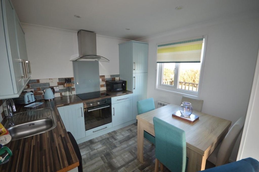 Property photo 2 of 9 Dsc_0005 (Medium) - Copy.Jpg