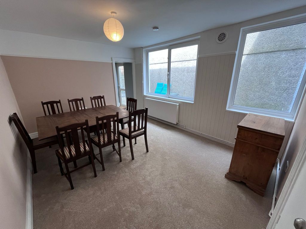 Property photo 3 of 17 Dining Room