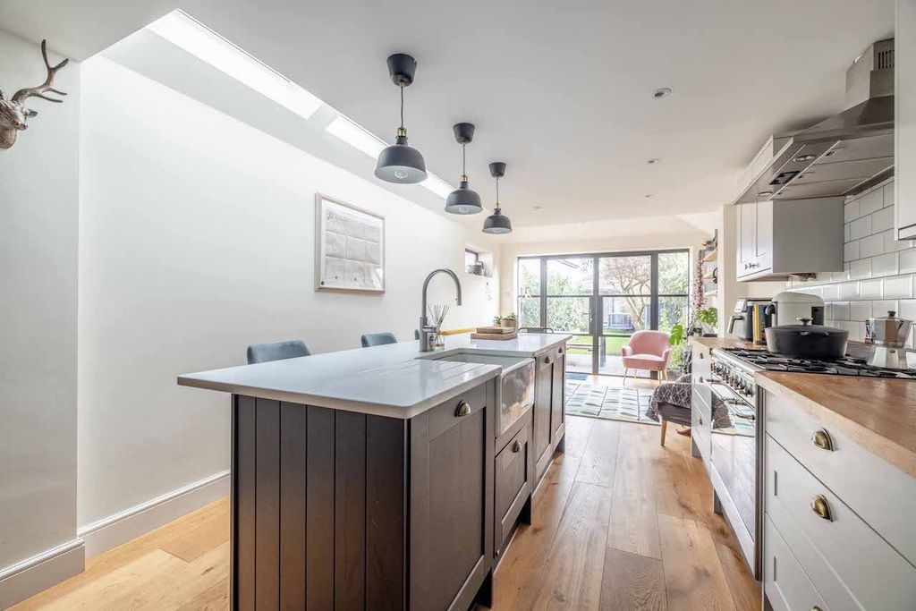 Property photo 3 of 22