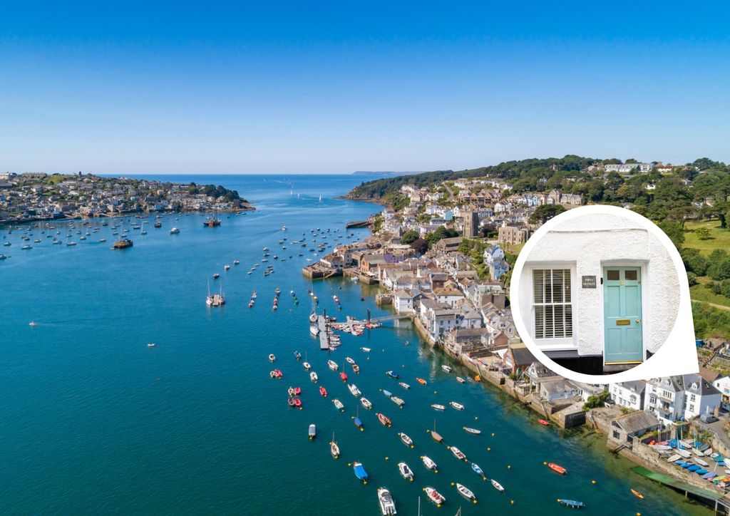 Property photo 2 of 12 Shell Cottage, Fowey