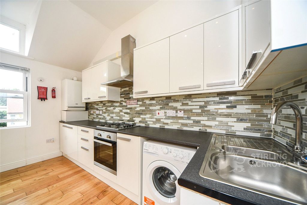 Property photo 3 of 19 Kitchen