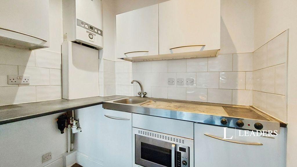 Property photo 2 of 6 Kitchen