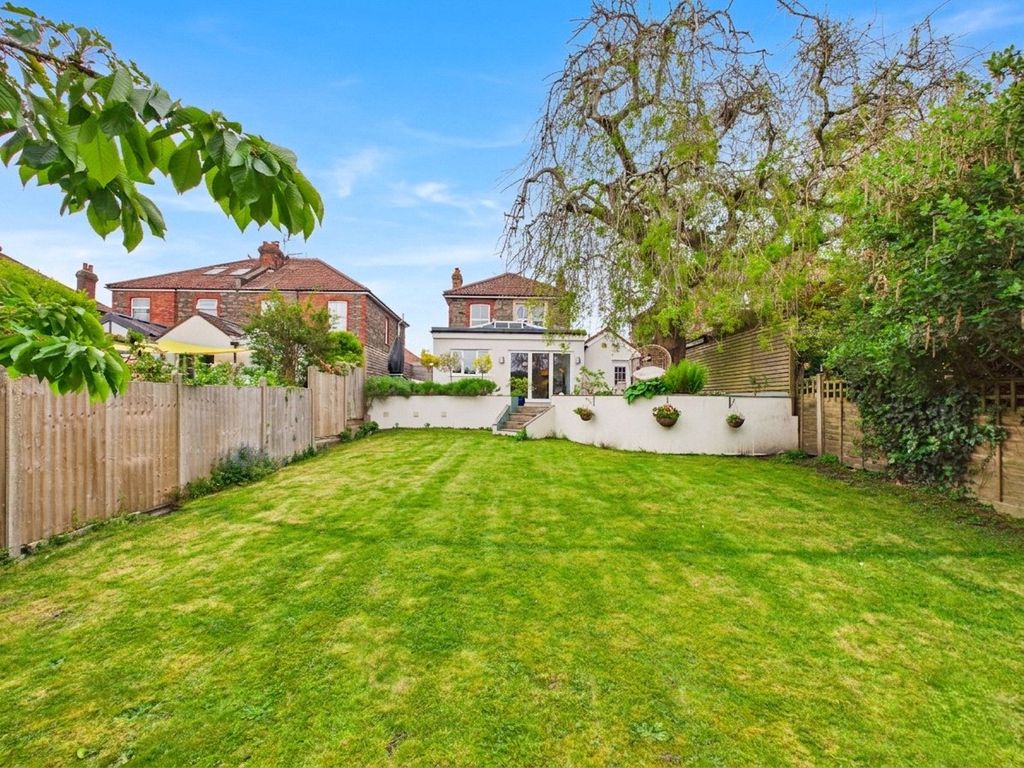 Property photo 2 of 26 Picture No. 63