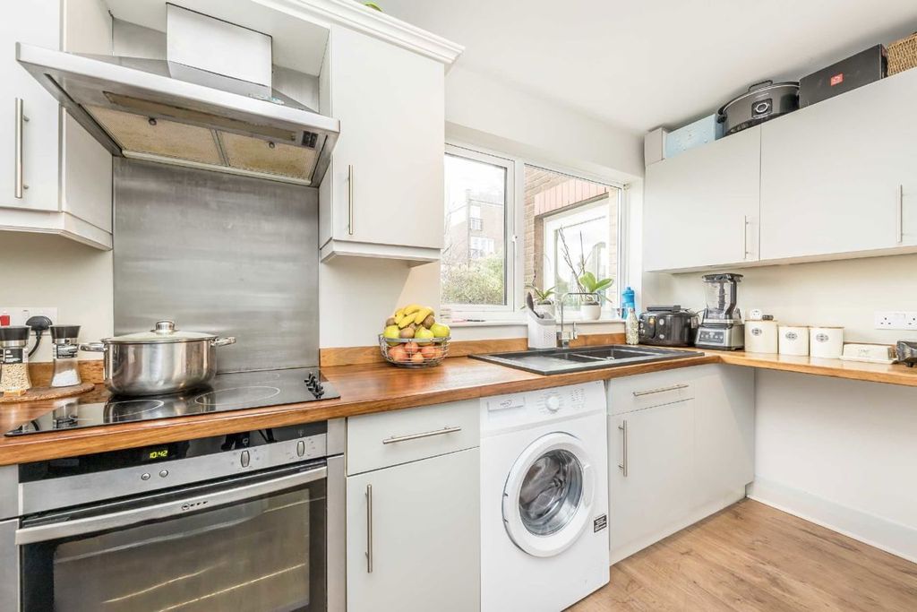 Property photo 3 of 5