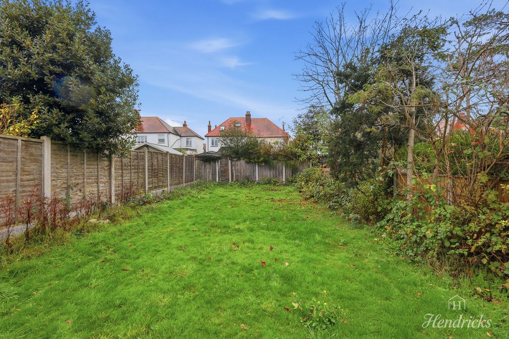 Property photo 2 of 20