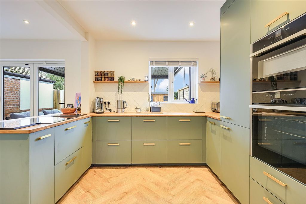 Property photo 2 of 27 Img (19).Jpg