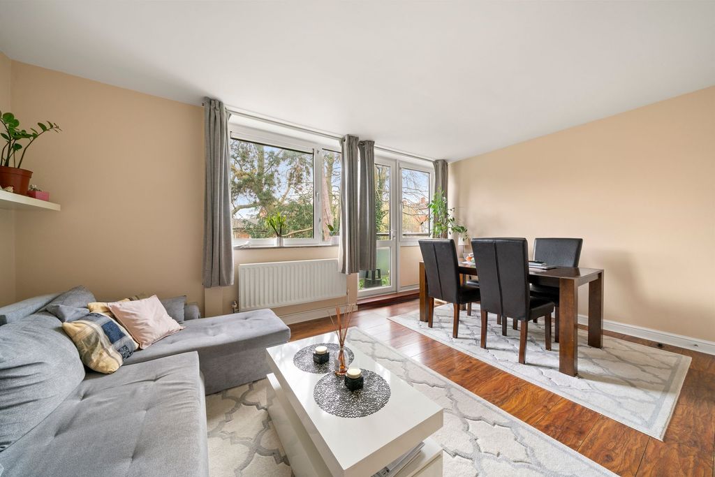 Property photo 2 of 12