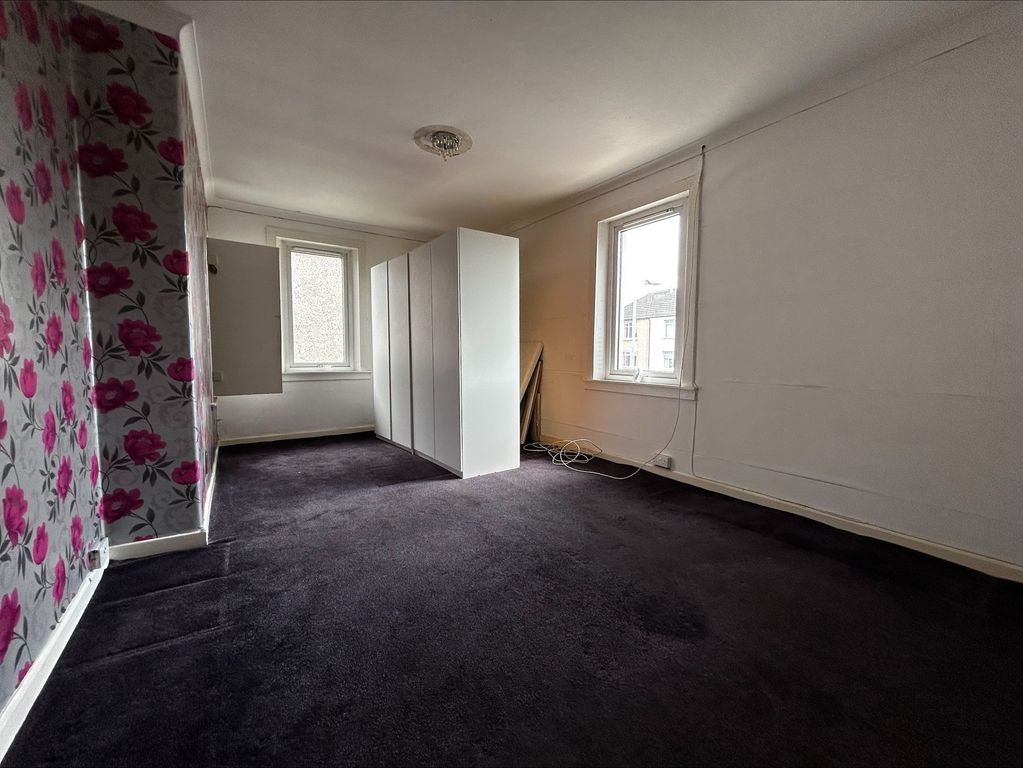 2 bed flat for saleStirling Drive, Johnstone PA5 photo 5